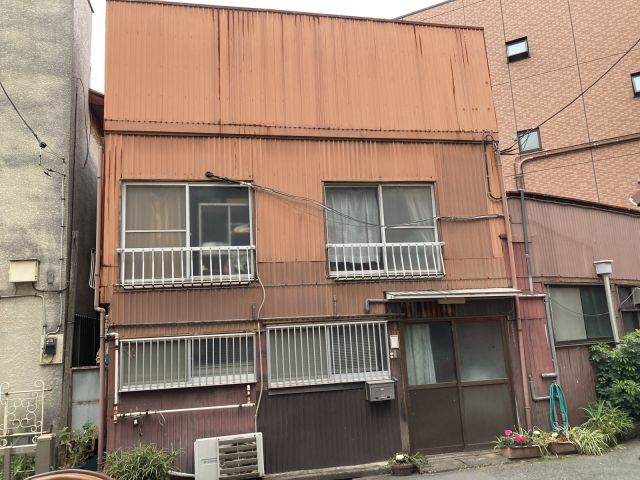 木造2階建て解体工事・不用品撤去(東京都大田区下丸子)工事前の様子です。